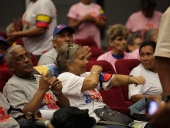 Adultos mayores brindan apoyo al Alcalde de Caracas. 26 de noviembre de 2013