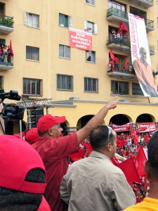 Caracas se compromete con el poder popular